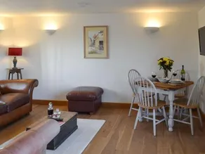 Hayesland Lodge - Image 3