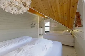 Blue Viking Luxury Cabin - Image 4
