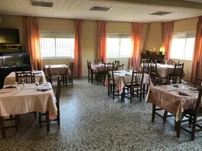 Hostal Restaurante El Avión - Image 5