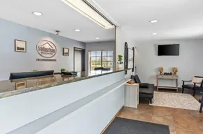 Birch Hill Suites Clarksville-Louisville North - Image 5