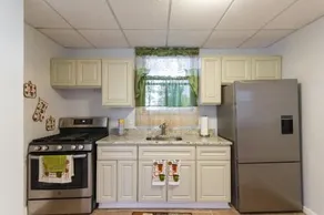 Entire House Belleville 4 Bedroom 2 Barh Parking NJ 8 - Image 5