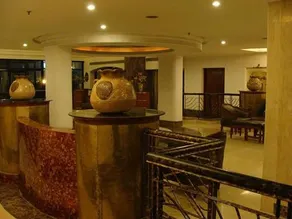 Leo Fort Hotel - Image 2