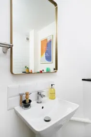 Central Hackney Apartment - Image 5