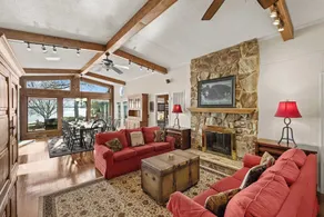 Bear Creek Lodge by Avantstay Lakefront + Dock - Image 2