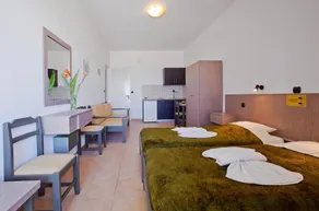 Marine Claire Studios & Apartments - Image 3