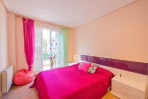 Bungalow Azalea - Image 5