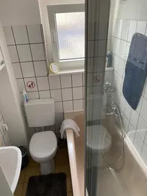 Stunning 2-bed Apartment in Dortmund - Image 2