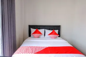 OYO 1352 Jember Town Square Residence - Image 3