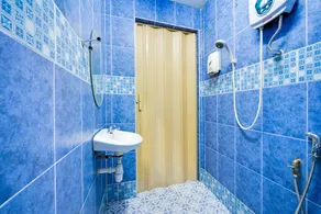CP Hotel by OYO Rooms - Image 5