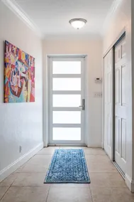 Exclusive Miami House: Your Private Pool Paradise - Image 2