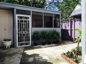 Tropical Garden Apartments - Image 2