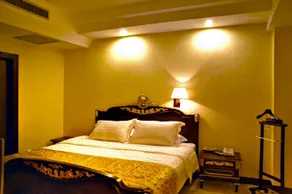 Zhujiangyuan Hotel Kunming - Image 4