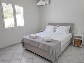 Superior Beachfront Apartment in Aghios Emilianos Porto Heli - Image 2