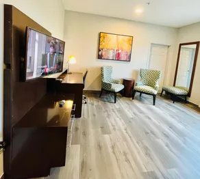 Garden Suites LaPorte - Image 2