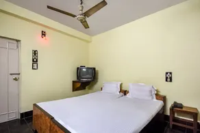 The Hotel Park by OYO Rooms - Image 5