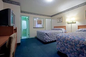 Bay Side Inn & Suites - Image 4
