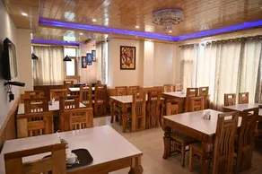 Hotel HighQ Manali By MM Hotel - Image 4