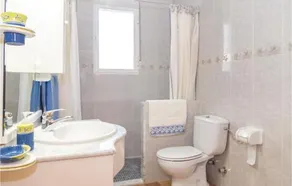 3 Bedroom Gorgeous Home In Rute - Image 5