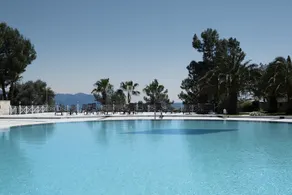 X Life Hotel - Image 5