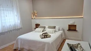 Chalet con piscina en Liria - Image 3