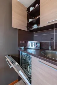 Panoramic city centre apartment by Polo Apartments - Image 3