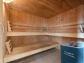 Quiet Villa with Hot Tub & Sauna - Image 4