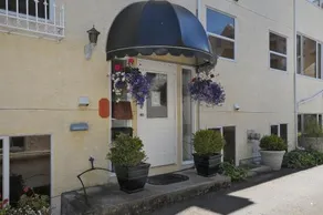 Menzie's Manor - Image 3