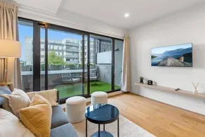 Stylish 2-Bedroom Preston Apartment Near Transport - Image 3