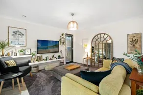 The Snug Premium 1BR Self Contained Apartment FREE Netflix - Image 5