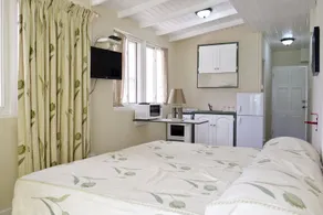 Chateau Blanc Apartments On Se - Image 3
