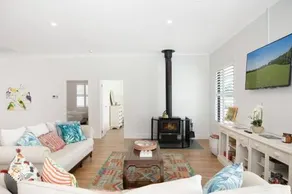 Arborea Country Holiday House catering for 14 to 16 guests In the heart of Bowral - Image 2