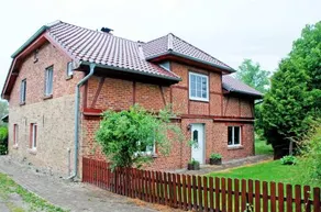 gro_zuegige Ferienwohnung mit Kamin - Image 3