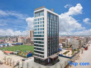 Wanli Riverview Hotel - Image 2