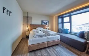 Thomsn-Alpine Rock Hotel - Image 2
