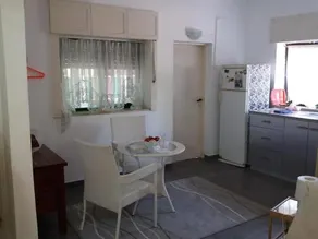 Zipi Orhan - Image 4