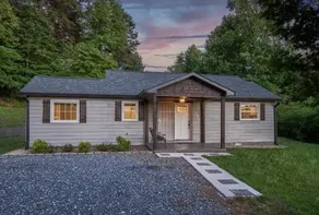 Private Peaceful House near Lake Lure Chimney Rock - Image 4