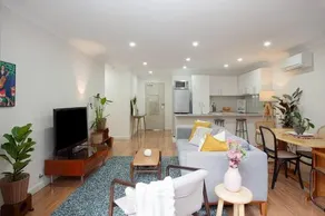 Huge 3 Bed Camperdown Garden Apt w Parking Aircon - Image 3