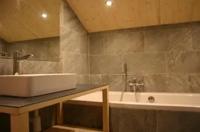 MO Chalet - Image 4