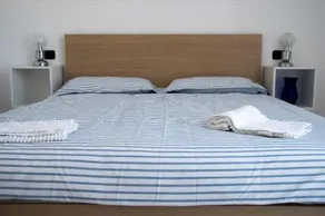 La Strelitzia Apartments - Image 2