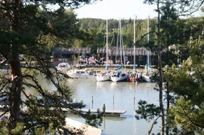 Peterzens Boathouse - Image 5