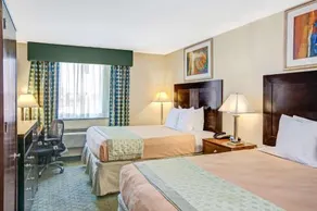 Hillcrest Hotel Near JFK Airtrain - Image 4