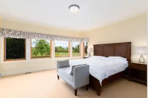 Season Premiere Winery-Bed & Breakfast in vineyard - Image 3