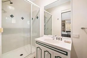 Mt Coolum Retreat 'A Bed & Breakfast' - Image 2