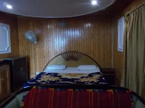 Mall road Stay with In-house restaurant - Image 4