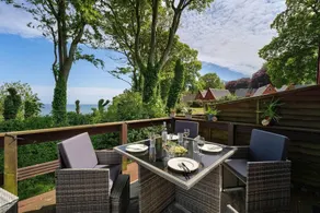 The Lookout, Sunny Beach Retreat, Sleeps 5 Guests - Image 2