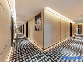 Yixin Design Hotel (Dongguan Liaobu Wanrun Plaza) - Image 2
