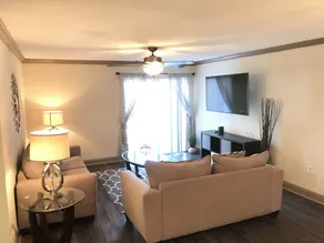 2/2 Sleeps 7 Walk to Sawgrass Mall/BB&T Center/10min from Airport 15min from MIA - Image 2