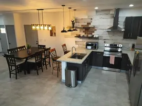 New Modern Stylish Home near the airport - Image 2