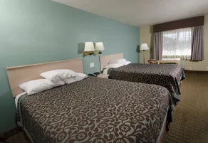 Days Inn by Wyndham Portland Central - Image 3