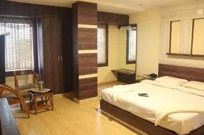 Hotel Golden City - Image 4
